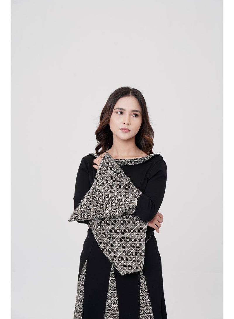 Obaha Black jalabiya with gold trim - Image 3